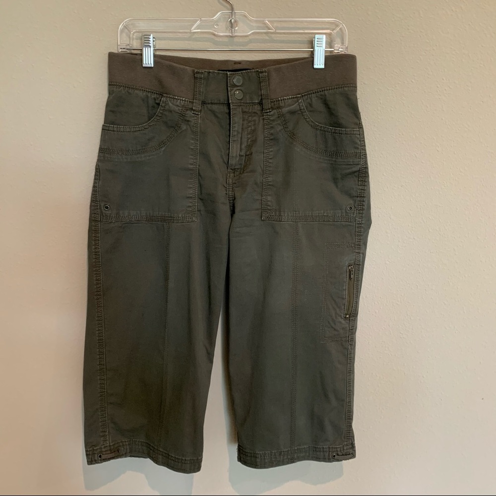 Lee’s Dark Olive, Relaxed Fit Capris, sz 6